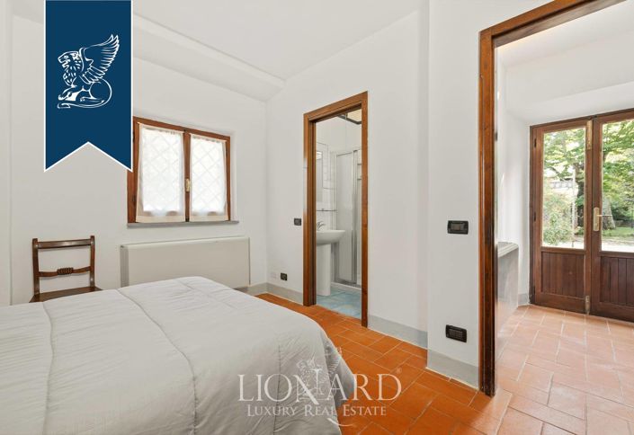 Image No.28-28 Bed Villa for sale