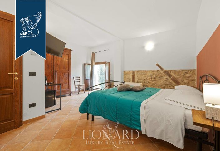 Image No.24-28 Bed Villa for sale