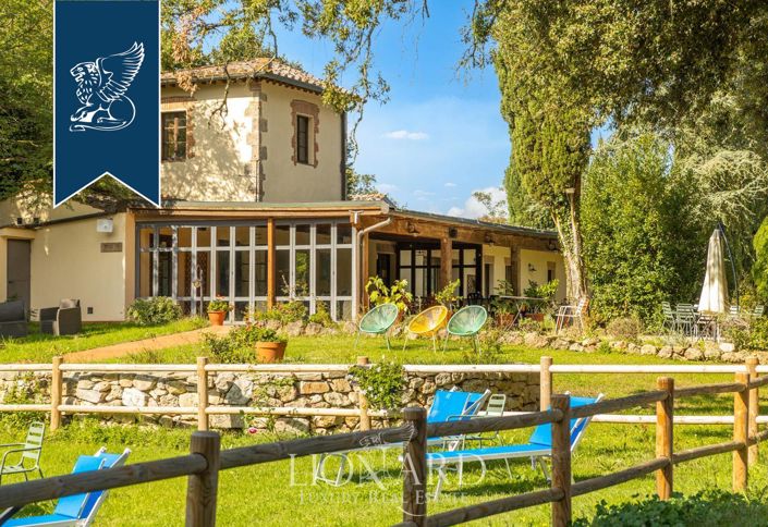 Image No.3-28 Bed Villa for sale