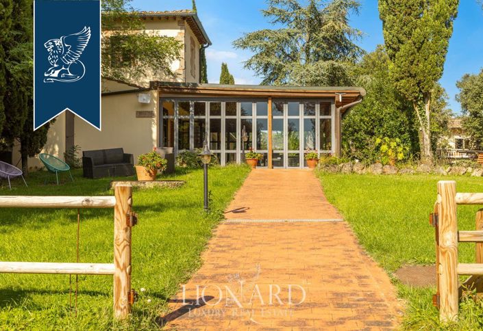 Image No.8-28 Bed Villa for sale