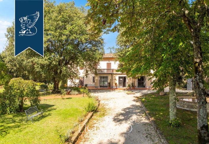 Image No.9-28 Bed Villa for sale