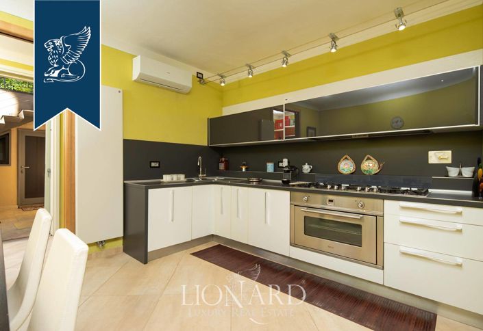 Image No.15-6 Bed Villa for sale