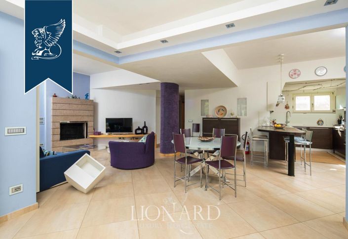 Image No.9-6 Bed Villa for sale