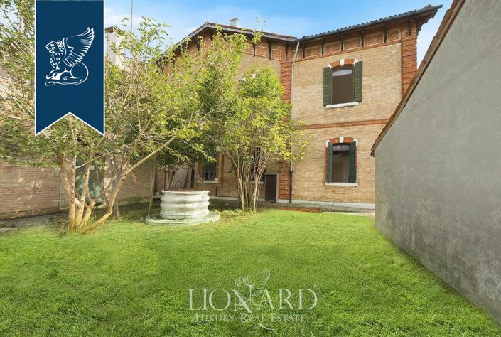 Image No.10-6 Bed Villa for sale