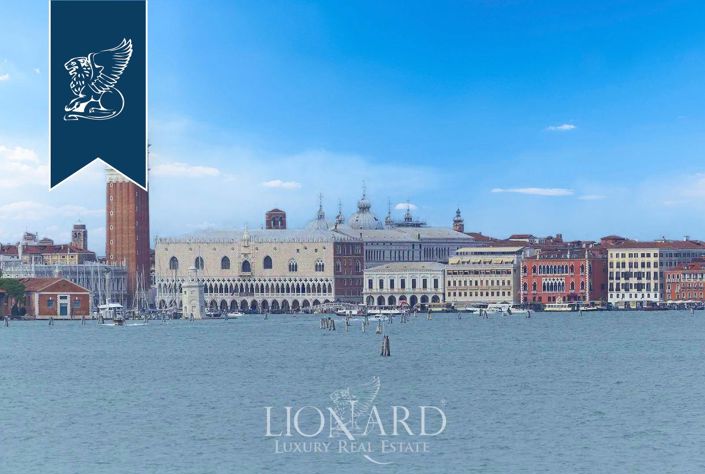 Image No.12-6 Bed Villa for sale