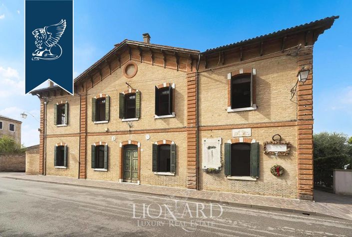 Image No.7-6 Bed Villa for sale