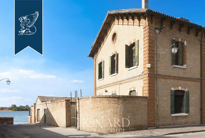 Image No.8-6 Bed Villa for sale