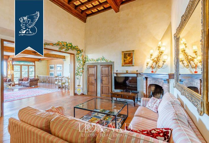 Image No.10-7 Bed Villa for sale