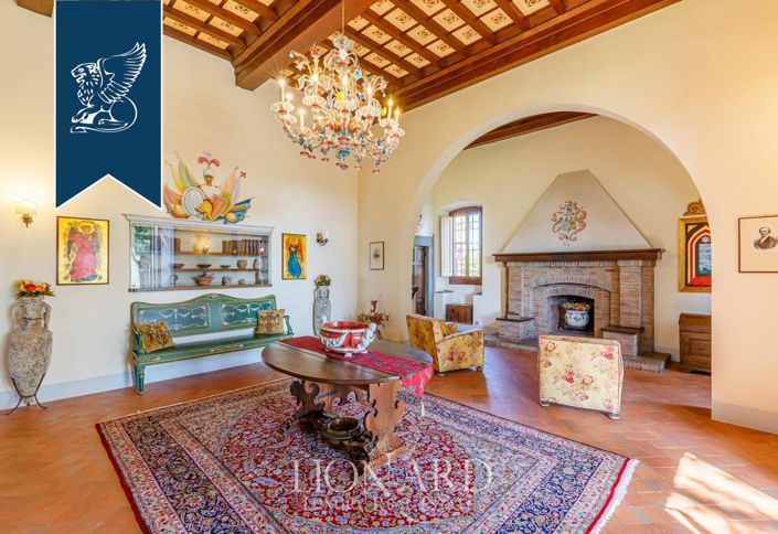 Image No.11-7 Bed Villa for sale