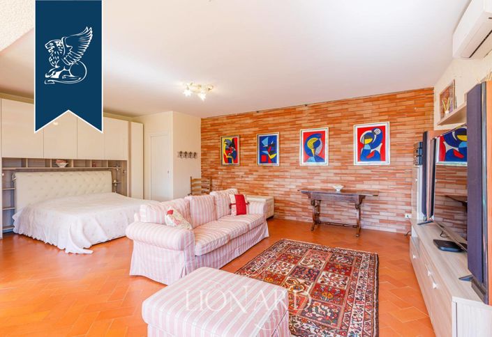 Image No.14-7 Bed Villa for sale