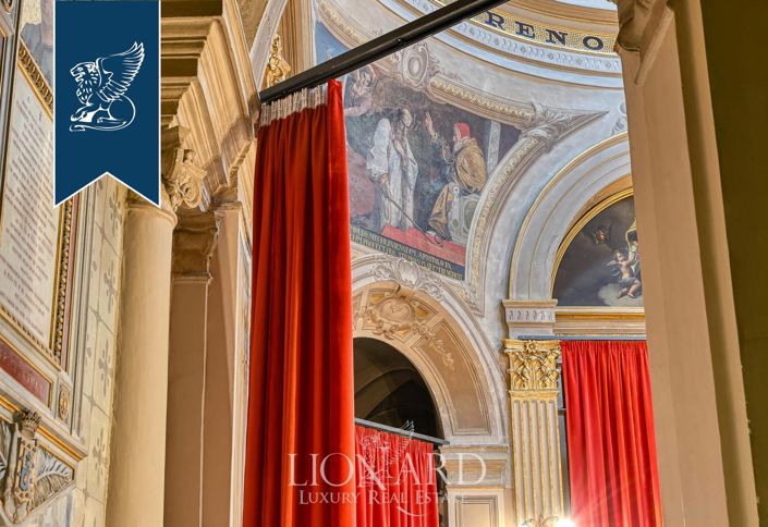 Image No.10-40 Bed Property for sale