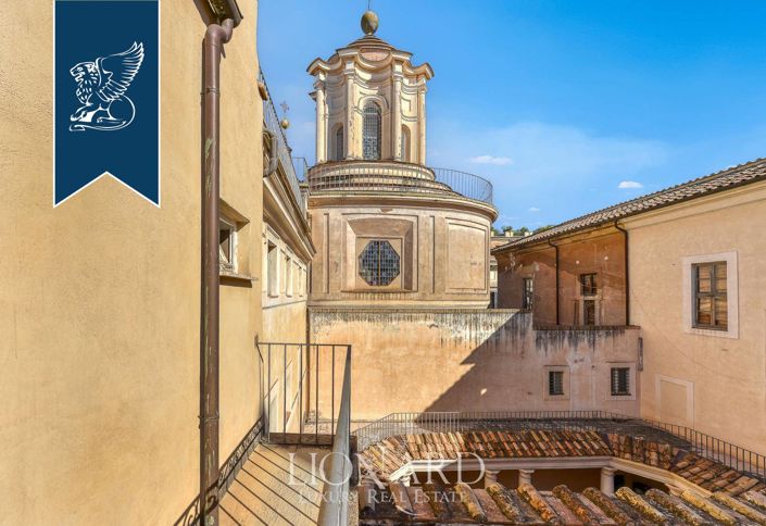 Image No.13-40 Bed Property for sale