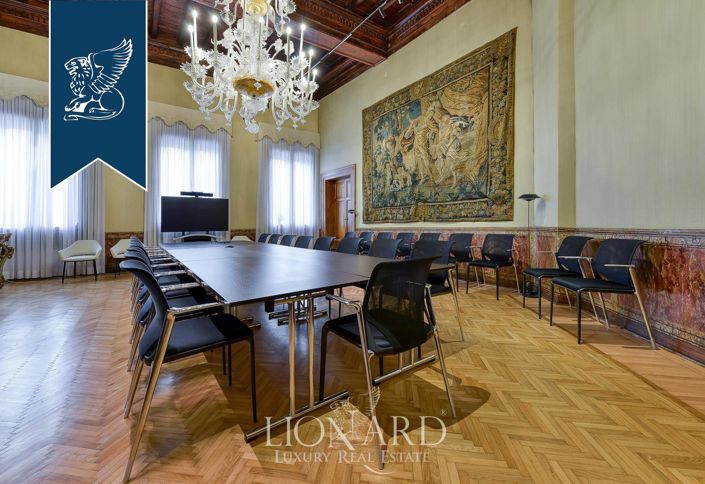 Image No.16-40 Bed Property for sale