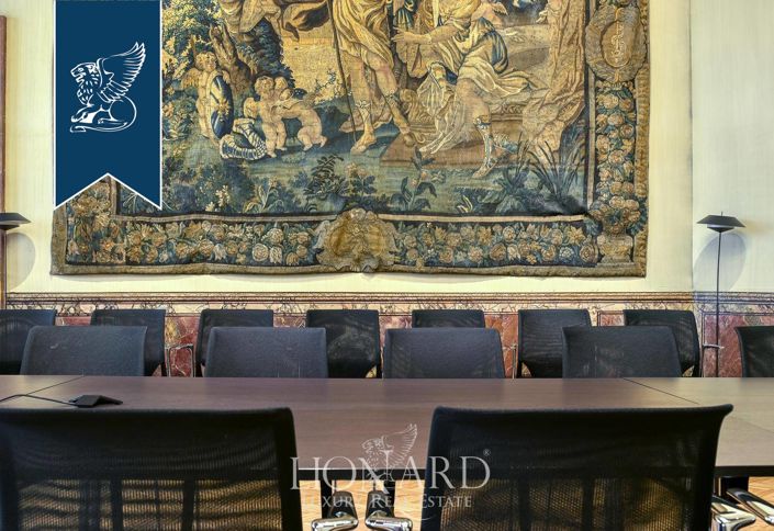 Image No.17-40 Bed Property for sale