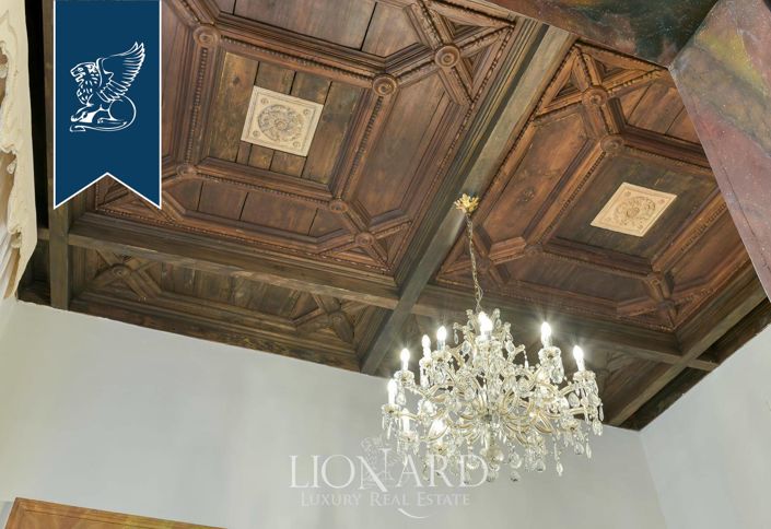 Image No.18-40 Bed Property for sale