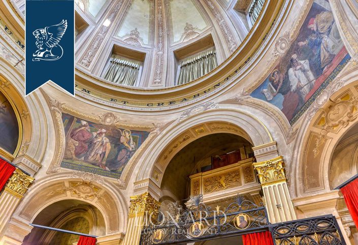 Image No.8-40 Bed Property for sale