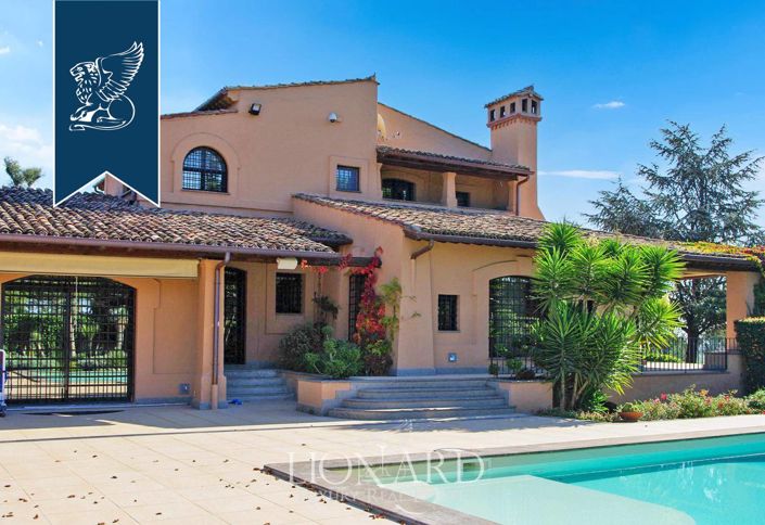 Image No.1-6 Bed Villa for sale