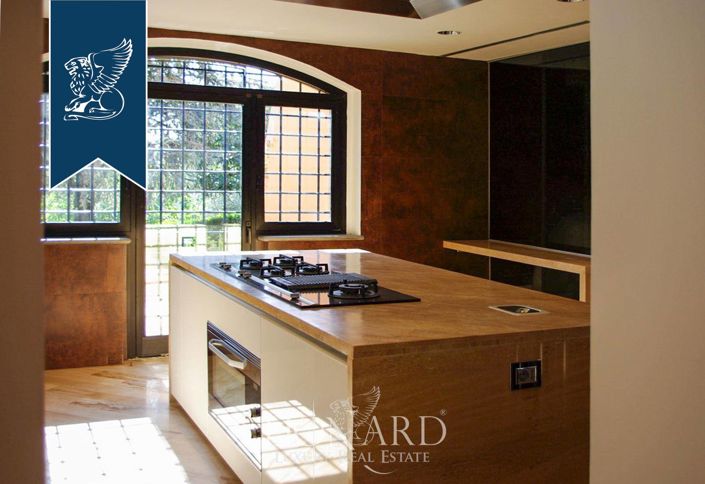 Image No.8-6 Bed Villa for sale