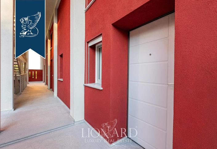 Image No.20-2 Bed Apartment for sale