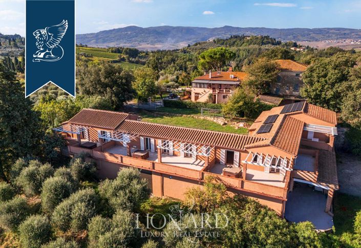 Image No.16-11 Bed Farmhouse for sale