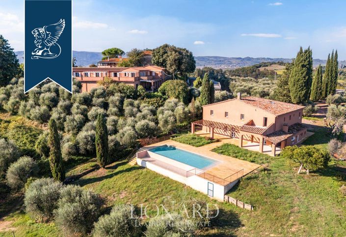 Image No.2-Ferme de 11 chambres à vendre à Terricciola