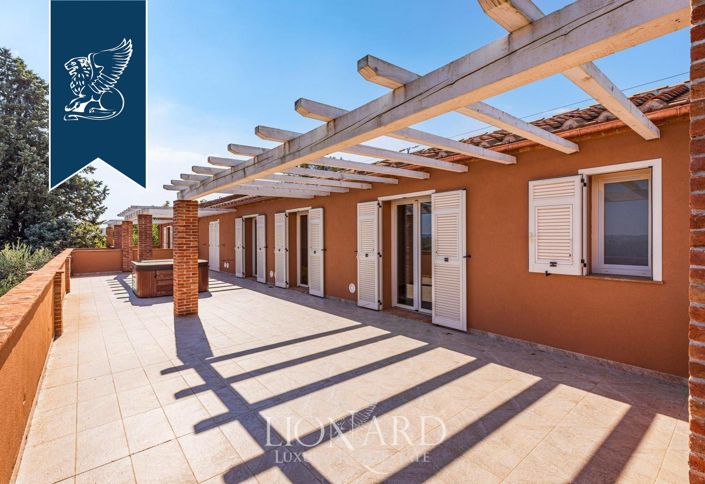 Image No.20-11 Bed Farmhouse for sale