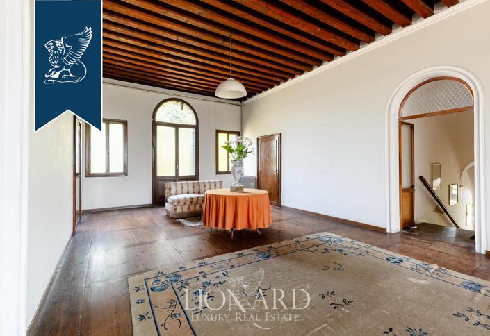 Image No.13-9 Bed Villa for sale