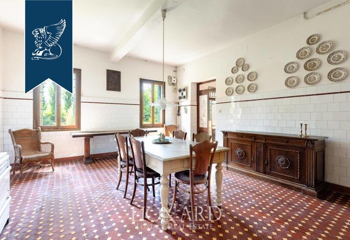 Image No.20-9 Bed Villa for sale