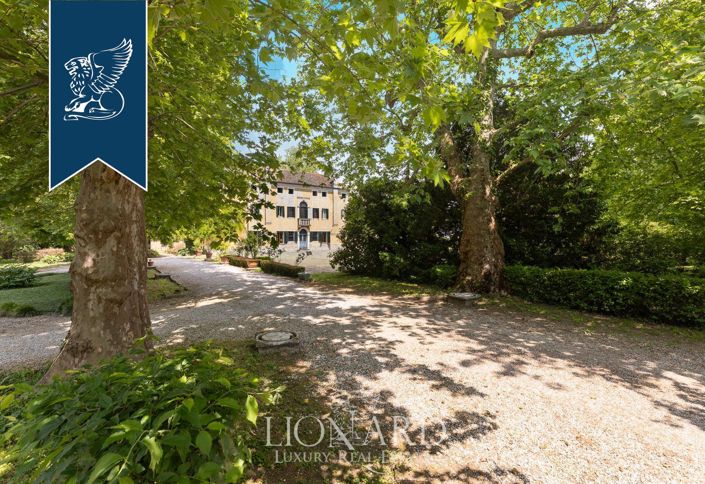 Image No.5-9 Bed Villa for sale