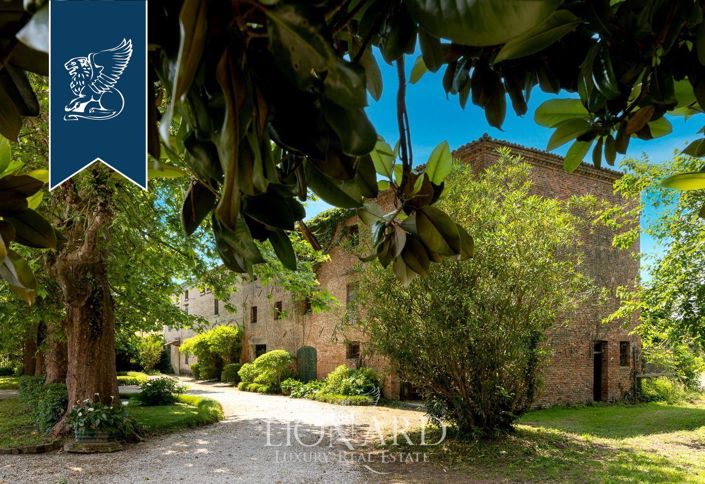 Image No.6-9 Bed Villa for sale