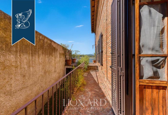 Image No.10-2 Bed Villa for sale