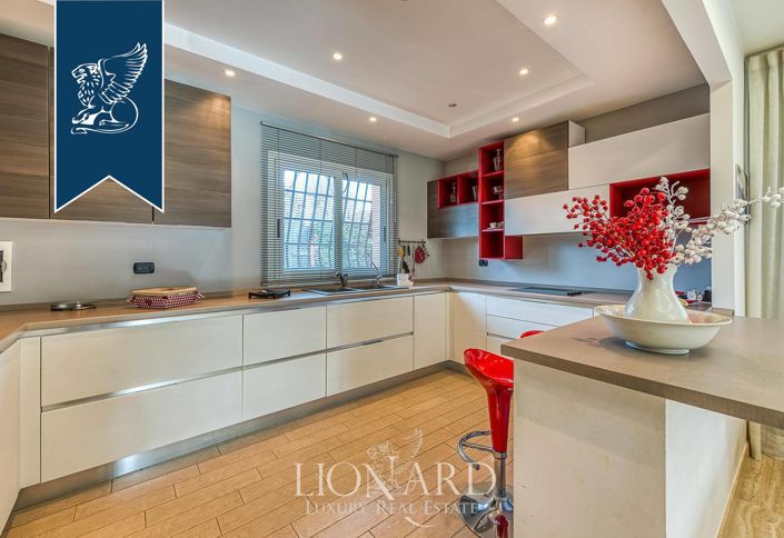 Image No.63-6 Bed Villa for sale