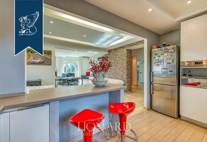 Image No.64-6 Bed Villa for sale