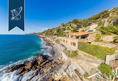 Villa de 4 chambres à vendre à Imperia