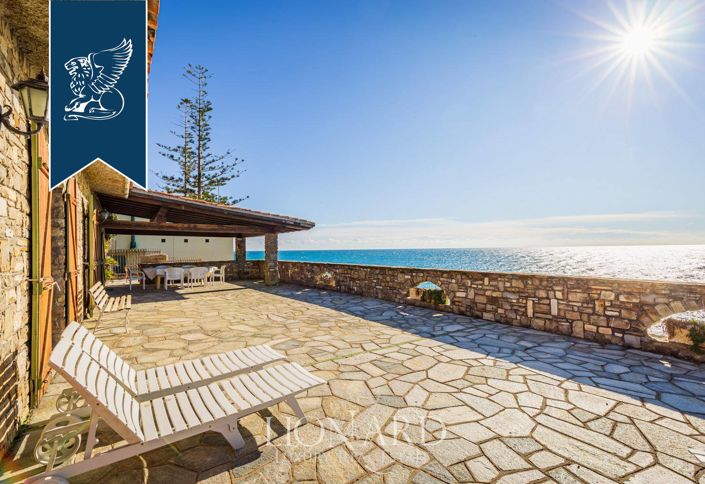 Image No.11-Villa de 4 chambres à vendre à Imperia