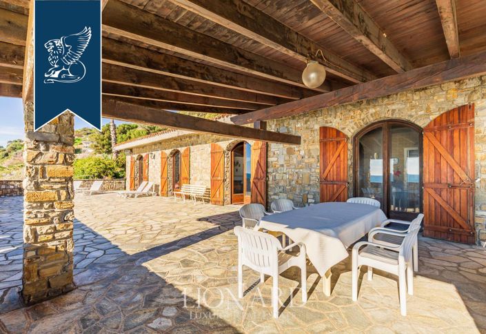 Image No.23-Villa de 4 chambres à vendre à Imperia