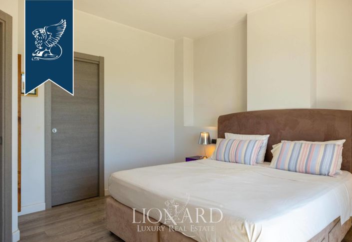 Image No.30-6 Bed Villa for sale