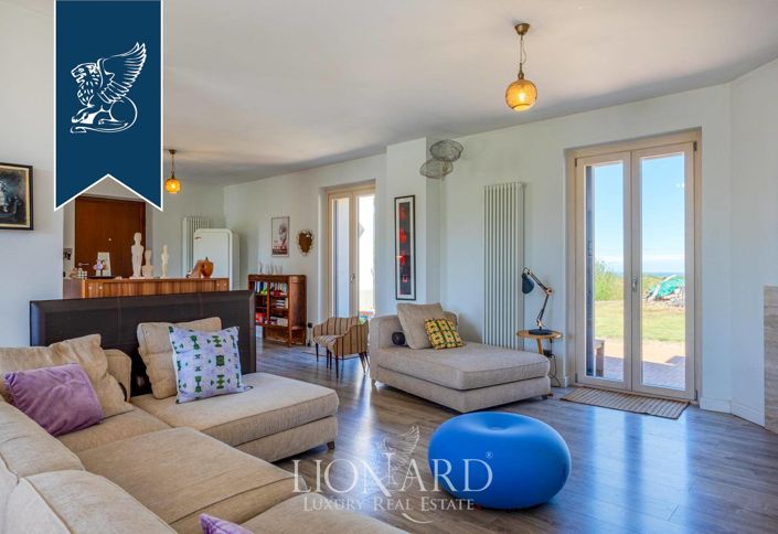 Image No.9-6 Bed Villa for sale