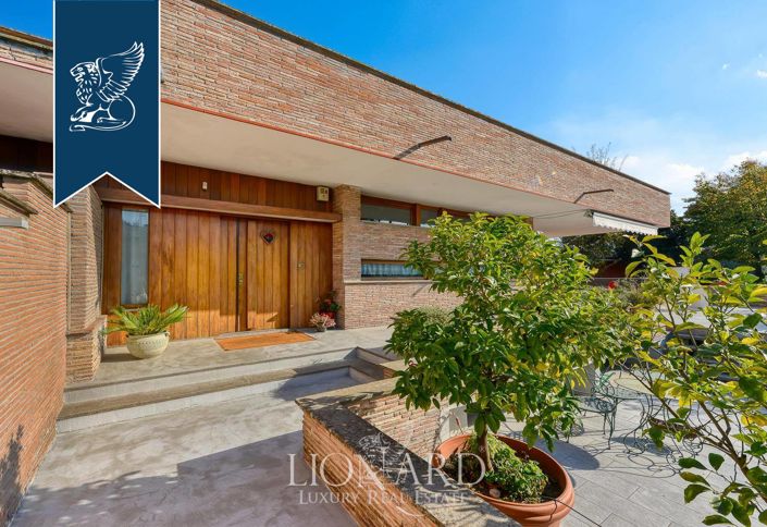 Image No.10-5 Bed Villa for sale