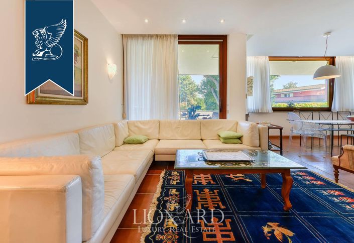 Image No.17-5 Bed Villa for sale