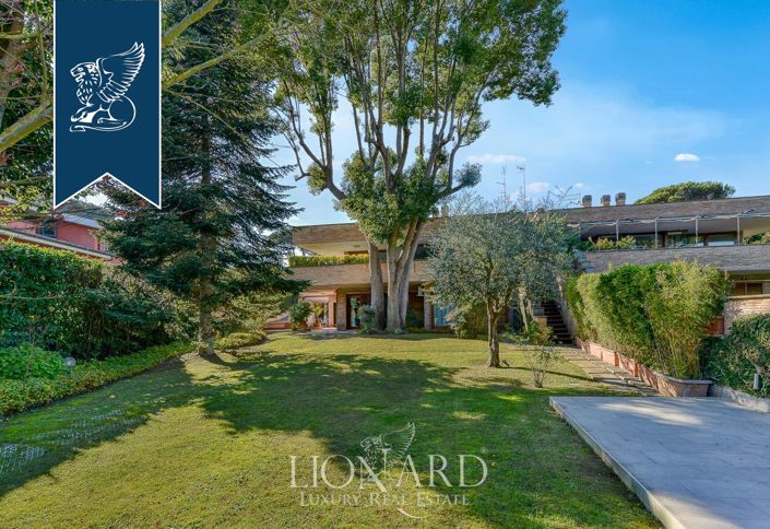 Image No.2-5 Bed Villa for sale