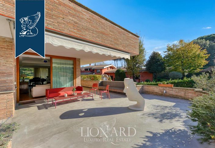 Image No.9-5 Bed Villa for sale