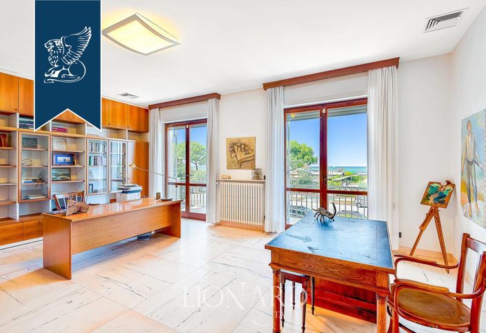 Image No.16-6 Bed Villa for sale