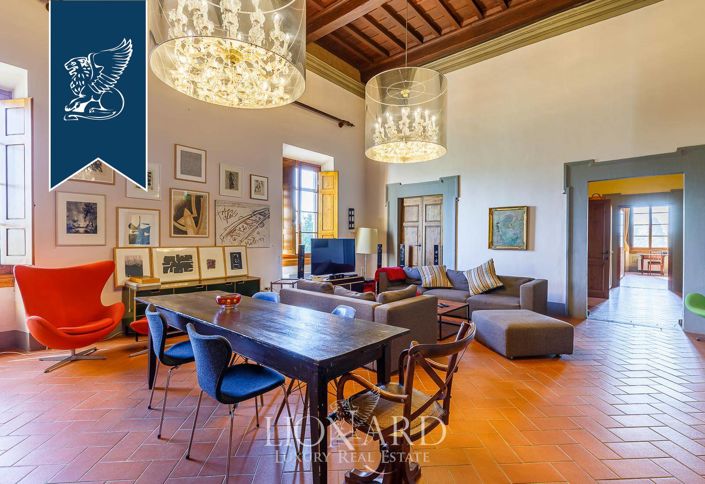 Image No.16-10 Bed Villa for sale