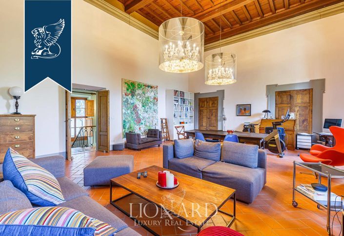 Image No.19-10 Bed Villa for sale