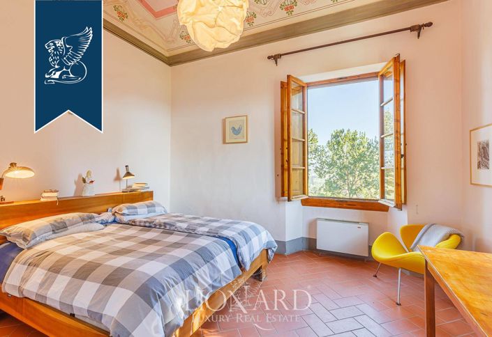 Image No.20-10 Bed Villa for sale