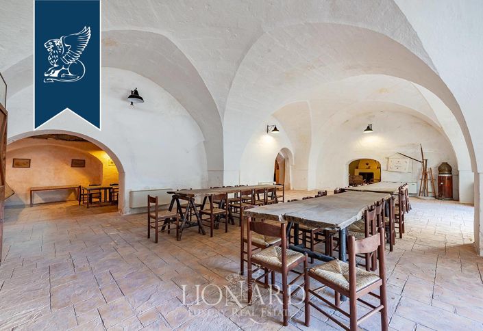 Image No.11-14 Bed Property for sale