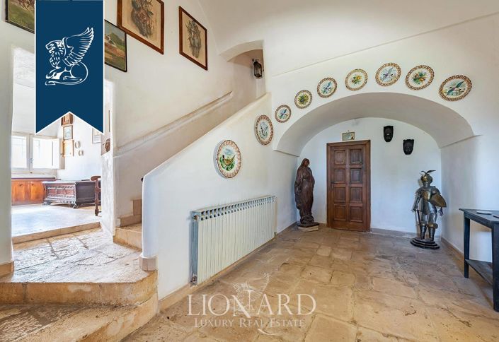 Image No.12-14 Bed Property for sale