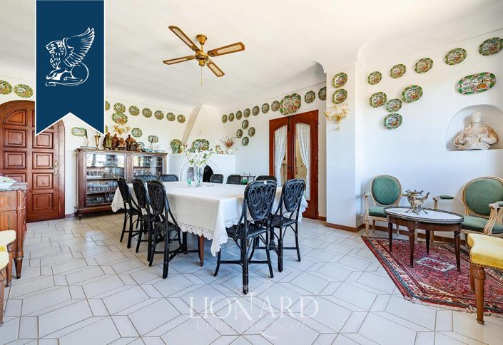 Image No.20-14 Bed Property for sale