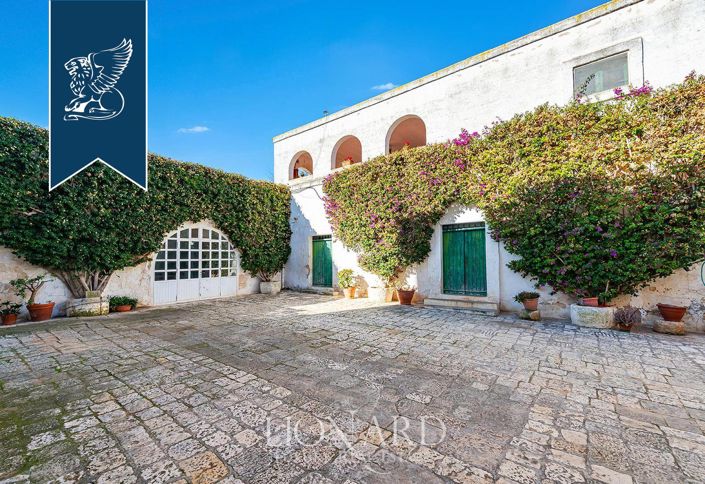 Image No.7-14 Bed Property for sale